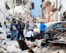 Порятунок дітей: зворушливе відео підкорило світ