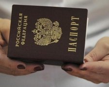 Всем плевать? Одиозный украинский мэр засветил российский паспорт