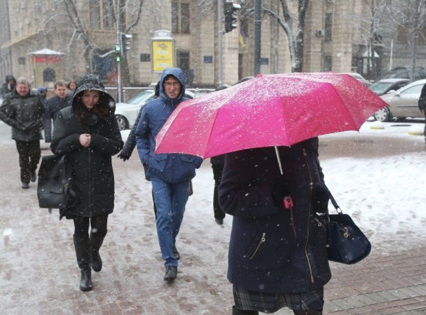 Весна отменяется: зима снова мчится в Украину
