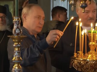 Владимир путин и Александр Лукашенко в соборе, кадр из видео