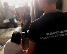 Хмельницкие чиновники за 50 тысяч долларов решали вопросы: задержаны оба