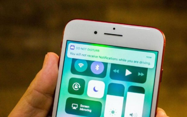 Тільки вперед: Apple обмежила можливості власникам iPhone