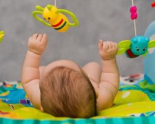 До сліз: кадри повернення викраденої дитини батькам