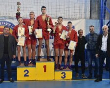 Юні харків'яни взяли золото на чемпіонаті України з самбо: кадри тріумфу