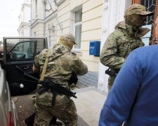 Впереди - 14 лет неволи: оккупанты бросили в тюрьму украинских патриотов