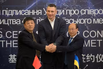 Транспортне фентезі перед виборами: Кличко не на жарт взявся за Троєщину, кияни лютують