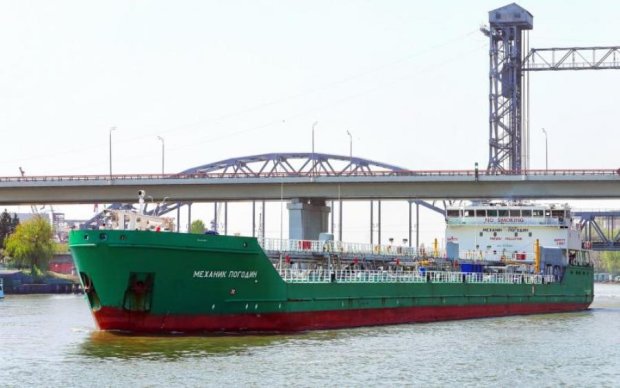 Арешт судна в Херсоні: вантаж росіян оцінили у мільйони доларів
