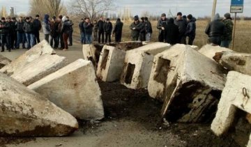 Активісти повірили владі і розблокували дорогу