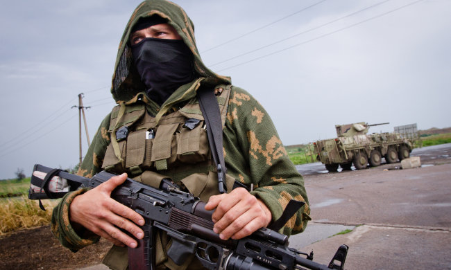 Бойовики обстріляли мирних жителів: Мар'їнка у вогні, ховаються за спинами жінок і дітей