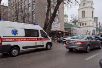 Мужчина пытался покончить с собой посреди Киева: первые подробности