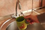 Вода з крана, кадр з відео