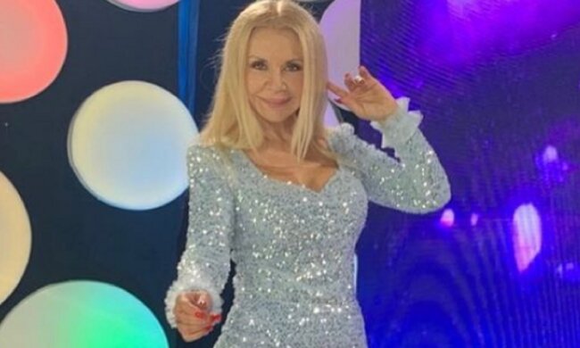Людмила Балан в вышиванке показала, как в 63 окружить себя мужчинами: "Супер-женщина"