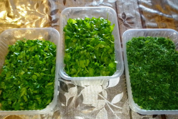 Заготовка зелени на зиму, кадр из видео