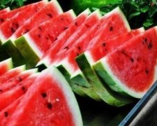 Чому не варто купувати розрізані кавуни