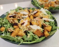 Осенний салат с тыквой и грецкими орехами: