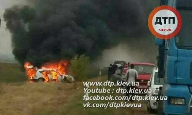 Автомобіль з хасидами загорівся під Жашковом