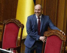 Парубий нашел повод наградить отца