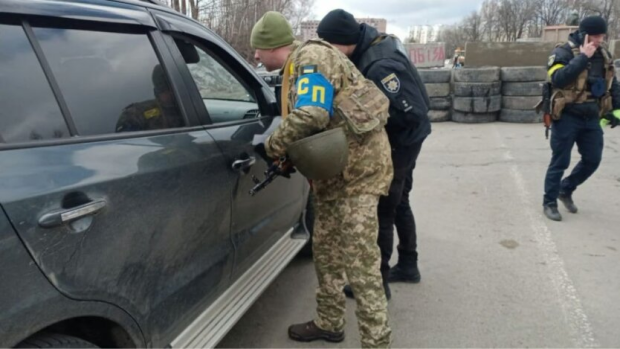 "Запихали в бус и увезли": ТЦК снимает украинцев с маршруток, пока они оформляют отсрочку