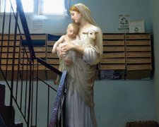 Світові ЗМІ не на жарт захопились колажами українського митця (фото)