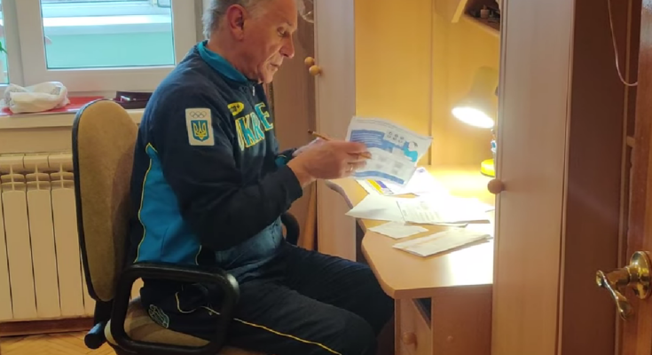 Платежки за коммуналку. Фото: скрин youtube