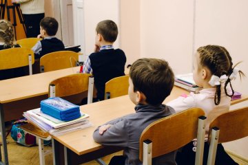 "При Порошенку того не буде": вчителька поділилася зі школярами нездоровими фантазіями про Зеленського