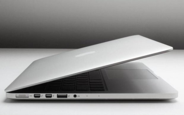 Apple попрощалася з дірявим MacBook