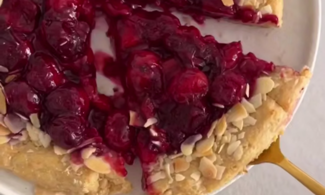 Вишневый пирог, кадр из видео