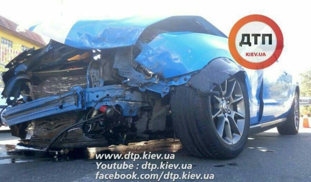 Жахливе лобове ДТП у Києві: машини розлетілись на 15 метрів