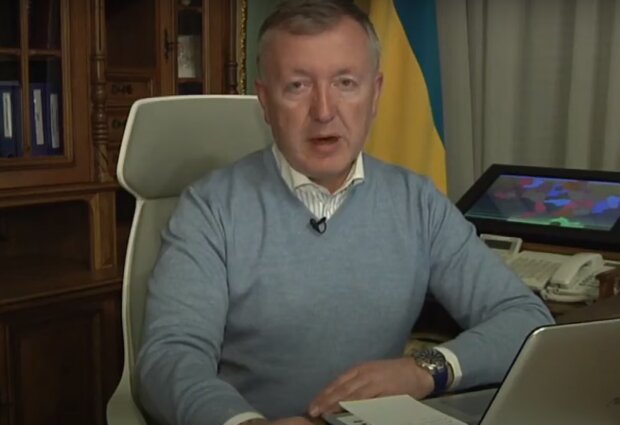 Губернатор Буковини Осачук похизувався товстим гаманцем - поки українці страждають на мінімалку