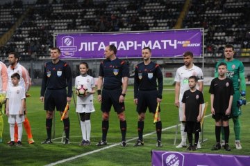 Екс-арбітр ФІФА: Рефері не прогнувся під апеляціями Срни роззути очі