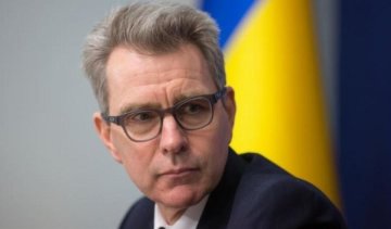 Пайетт назвал крымских татар беженцами в собственной стране
