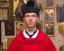 Російського священника-гея судитимуть за критику "ДНР"