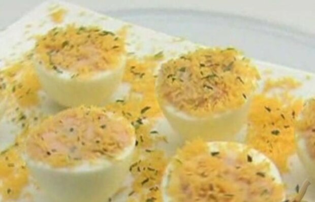 Фаршированные яйца, скриншот: YouTube