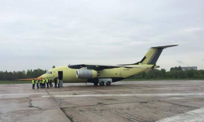 Азербайджан купит 10 новых самолетов Ан-178