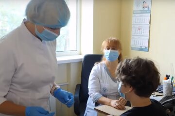 Лікарі в лікарні, скріншот: Youtube