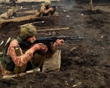 Пекло в АТО: бойовики поливають вогнем українських героїв, є поранені