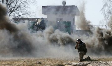Агрессор раздолбил почти две сотни домов в Авдеевке