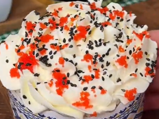 Суші-паска, кадр з відео