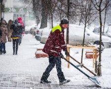 Погода на вихідних: мокра жижа та не тільки, краще сидіти вдома