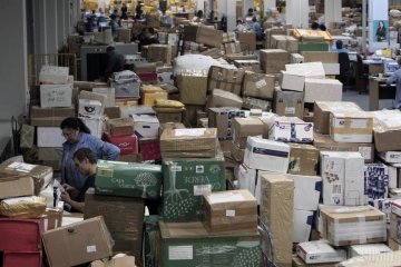 Українці переплатять за міжнародні посилки: набув чинності скандальний податок