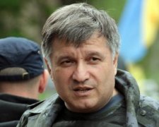 Аваков звинуватив Тягнибока у вибуху під Радою