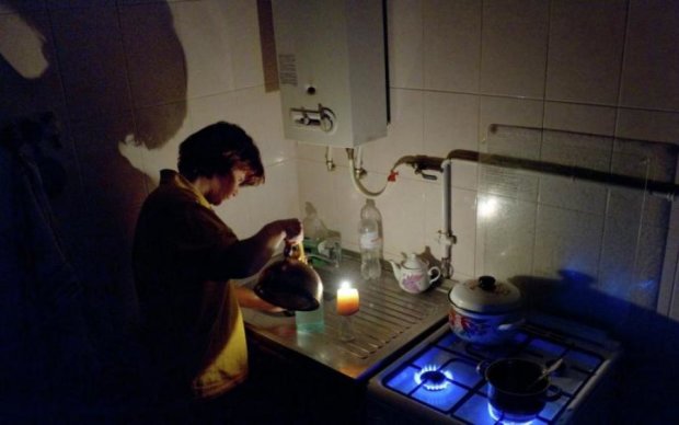 Неадекватная стихия оставила тысячи украинцев в темноте