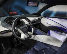 Lexus станет первым автомобилем с голограммным табло