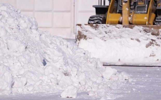 Важливе дослідження: вчені з'ясували, чому небезпечно їсти сніг