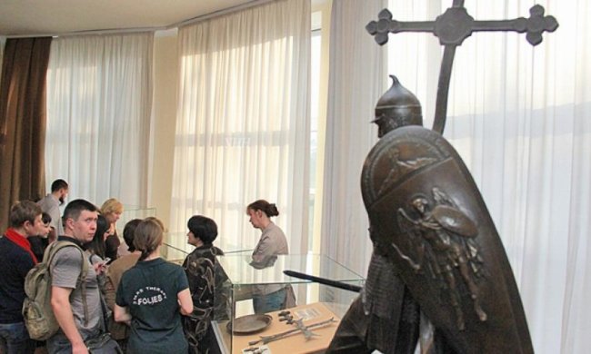 В Киеве открыли выставку к 1000-летию преставления Владимира Великого (фото)