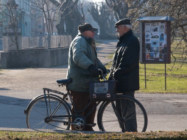 украинские пенсионеры, фото Pxhere