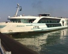 П'яний капітан протаранив дамбу на Дунаї