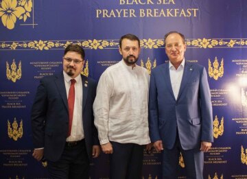«Там, де є віра, завжди є майбутнє», — Валерій Дубіль на Молитовному сніданку Чорноморського регіону