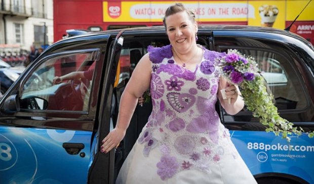 Американка больше года вязала себе свадебное платье (фото)