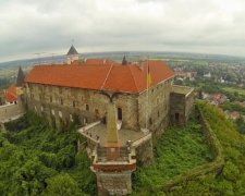 Топ-9 найкрасивіших фортець України (відео)